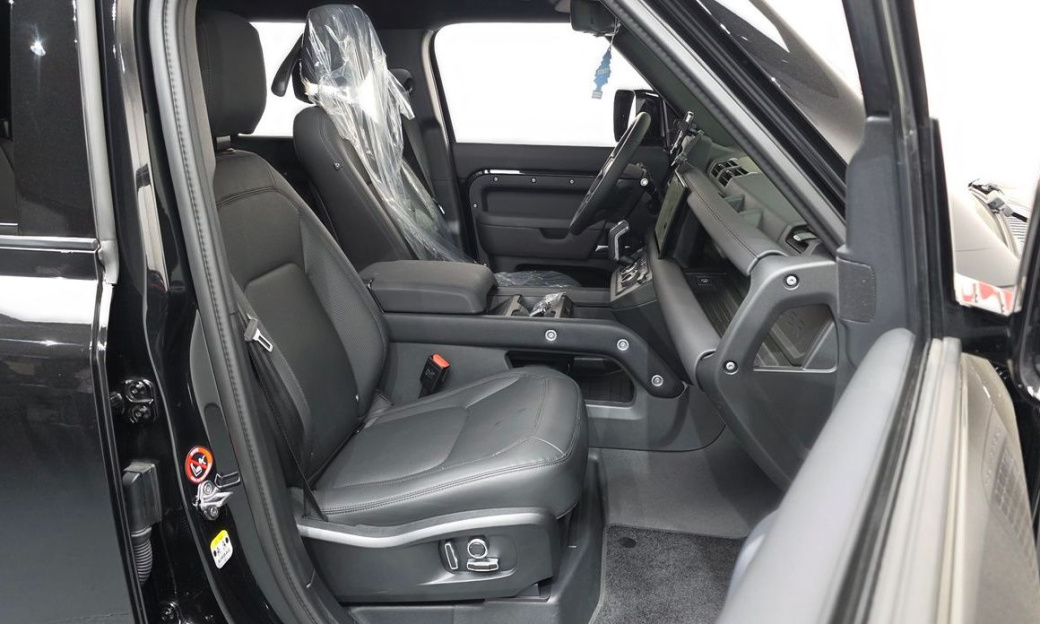 Land Rover Defender 130 P400 Outbound, 2025