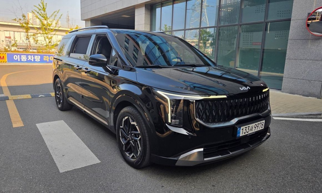 Kia Carnival 9-Seater Noblesse, 2024