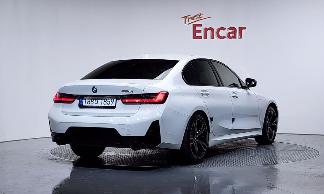 BMW 3-Series 320i M Sport, 2024