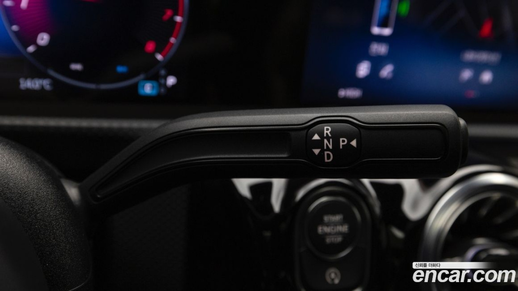Mercedes-Benz CLA-Class CLA250 4MATIC, 2025