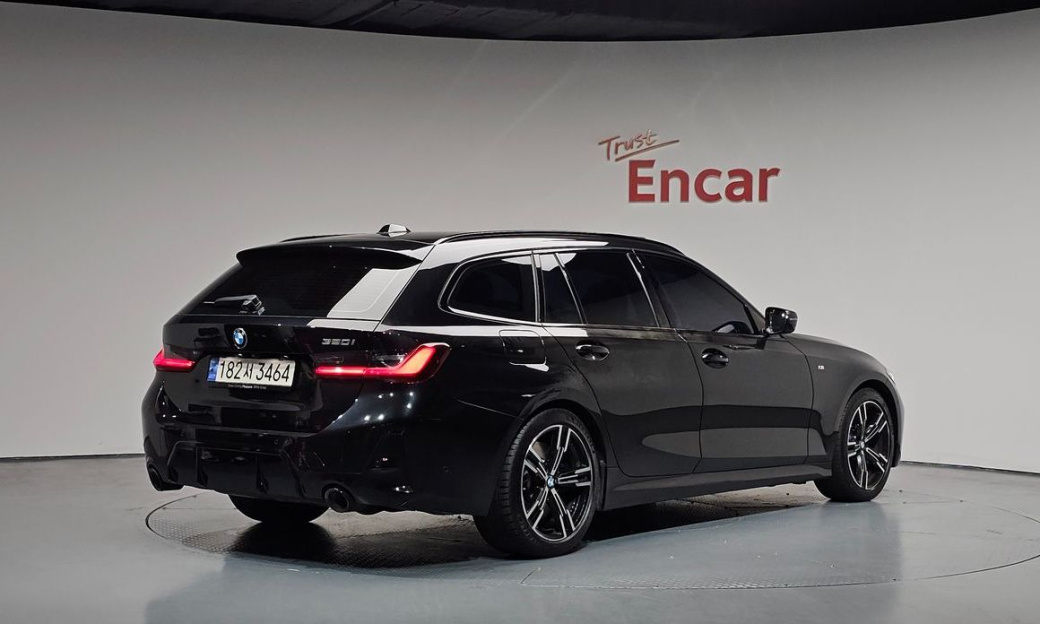 BMW 3-Series 320i Touring M Sports, 2024