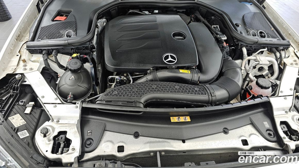Mercedes-Benz E-Class E350 4MATIC Exclusive, 2023