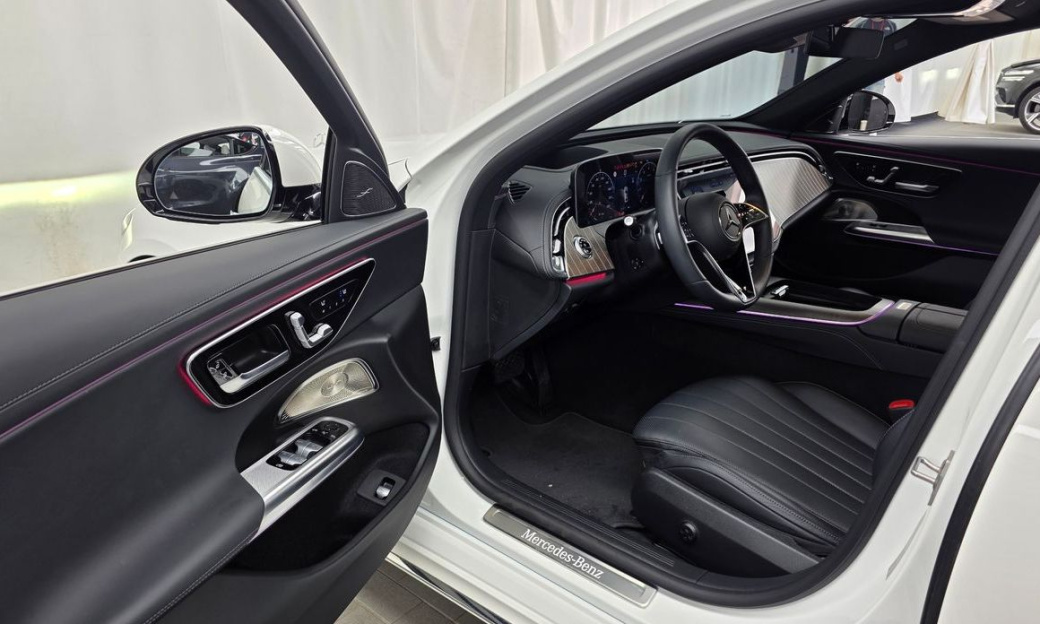 Mercedes-Benz E-Class E300 4MATIC Exclusive, 2024