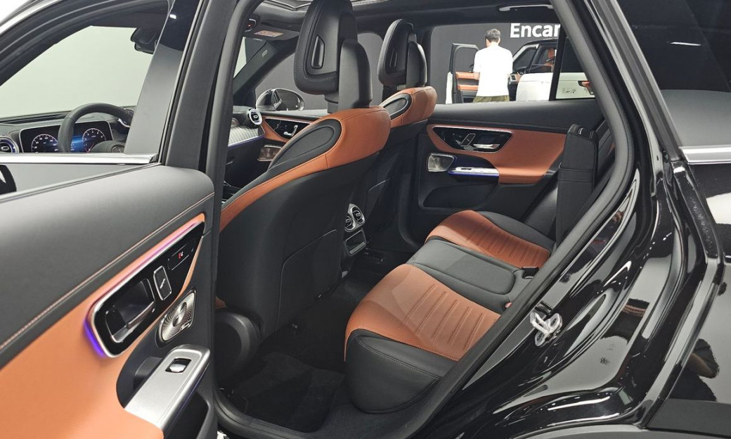 Mercedes-Benz GLC-Class GLC300 4MATIC AMG Line, 2025
