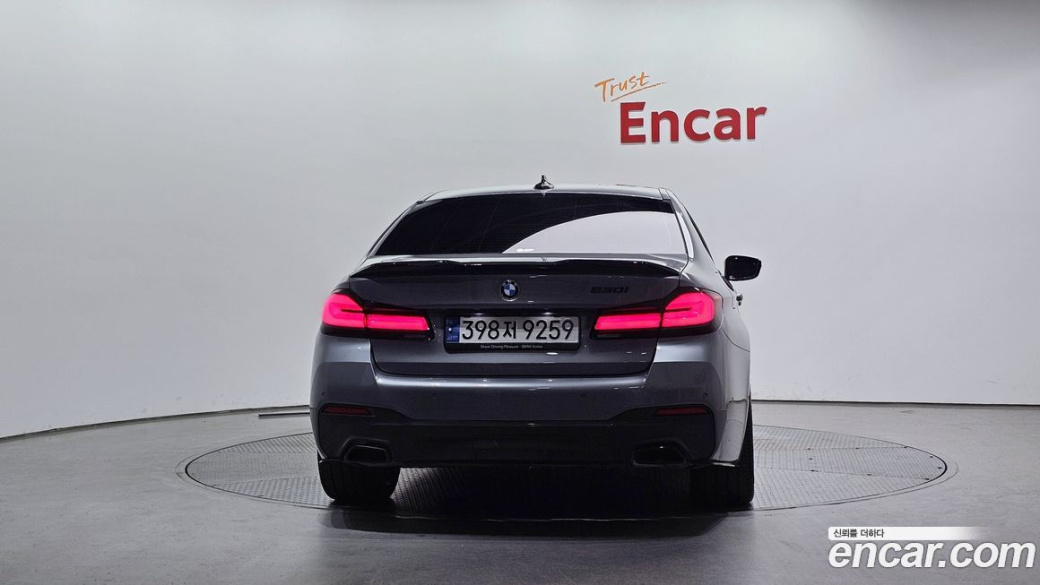 BMW 5-Series 520i M Sport, 2023
