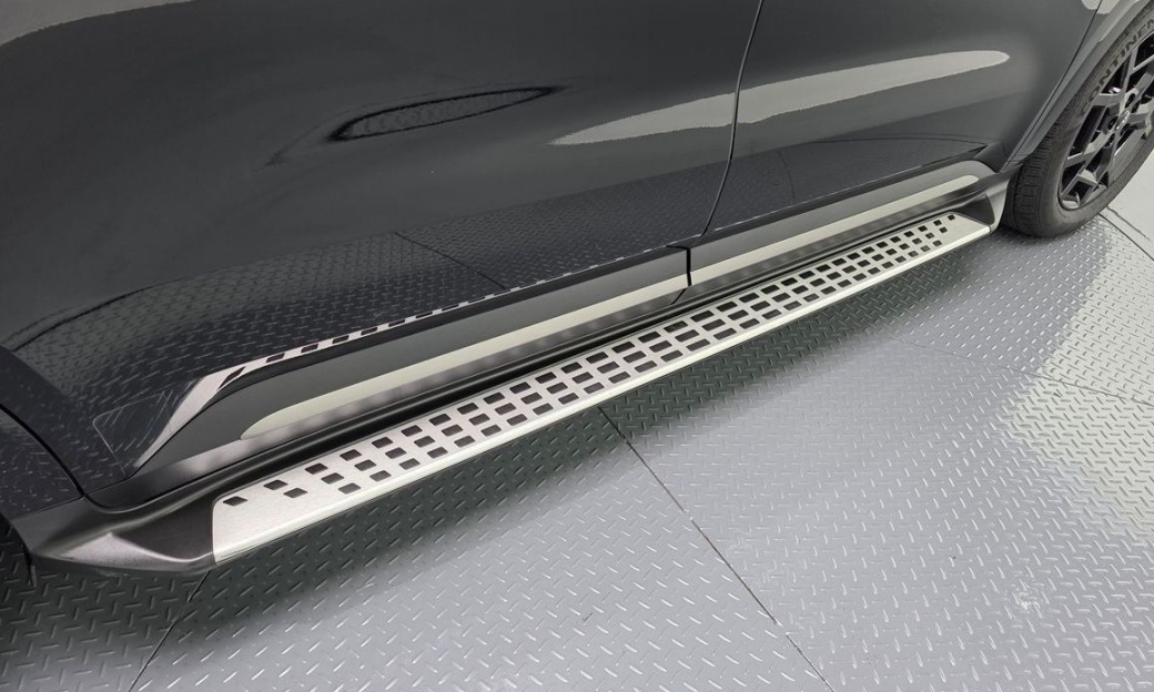 Kia Carnival 7-Seater Gravity, 2024