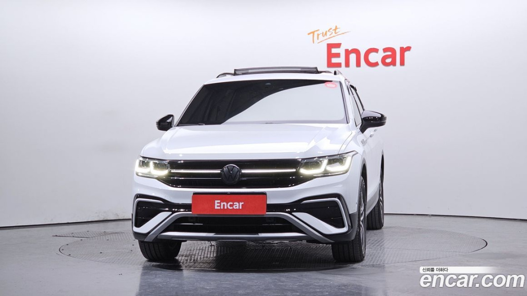 Volkswagen Tiguan 2.0 TSI Prestige, 2024