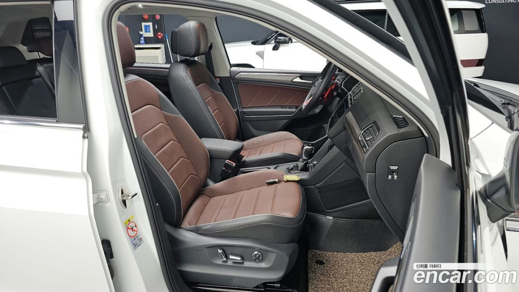 Volkswagen Tiguan 2.0 TSI Prestige, 2024