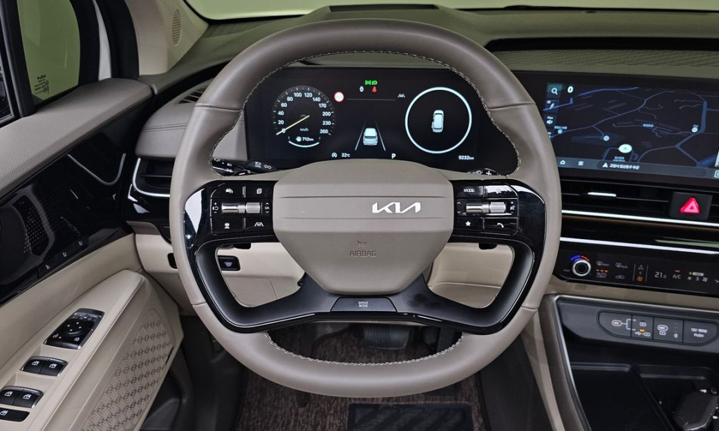 Kia Carnival 7-Seater Gravity, 2025
