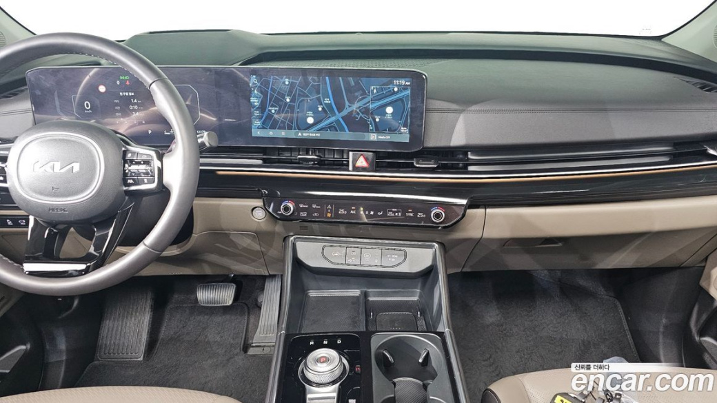 Kia Carnival 7-Seater Gravity, 2024