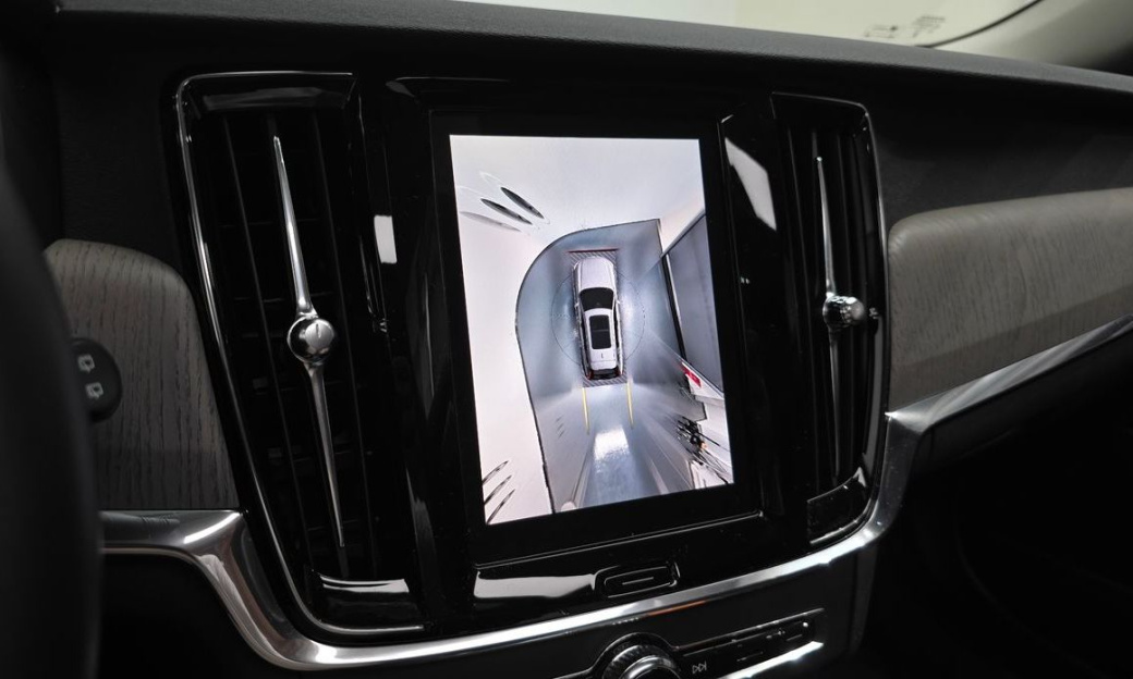 Volvo V90 B5 Plus AWD, 2025