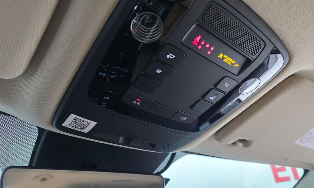 Kia Carnival 7-Seater Outdoor, 2022