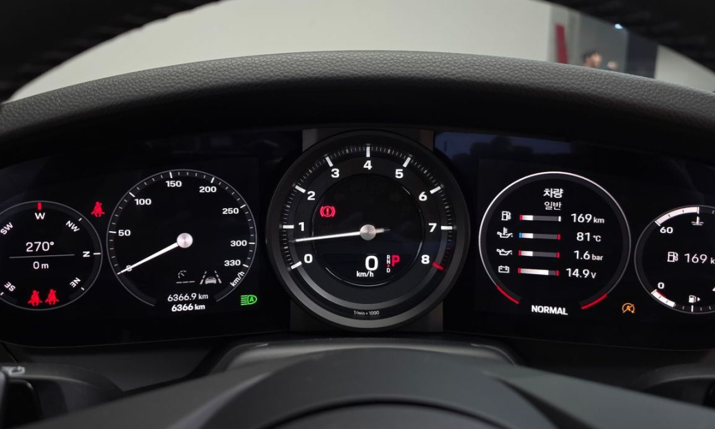 Porsche 911 Carrera Cabriolet, 2024