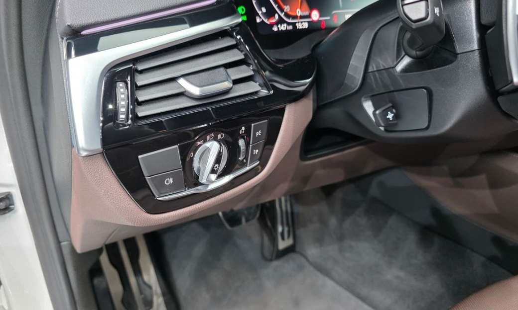 BMW 5-Series 530i M Sport Package, 2022