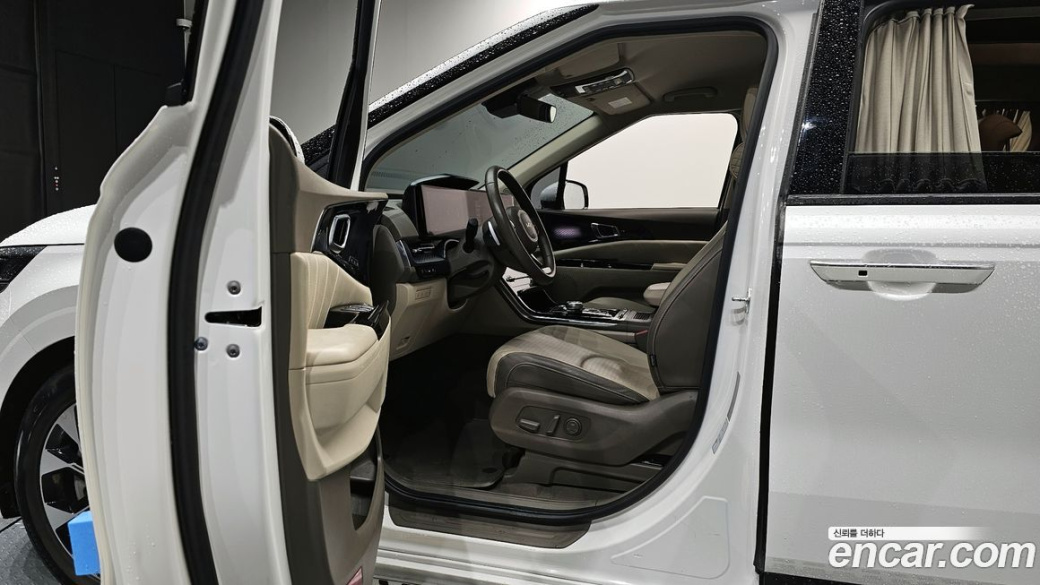Kia Carnival 9-Seater Hi-Limousine, 2022