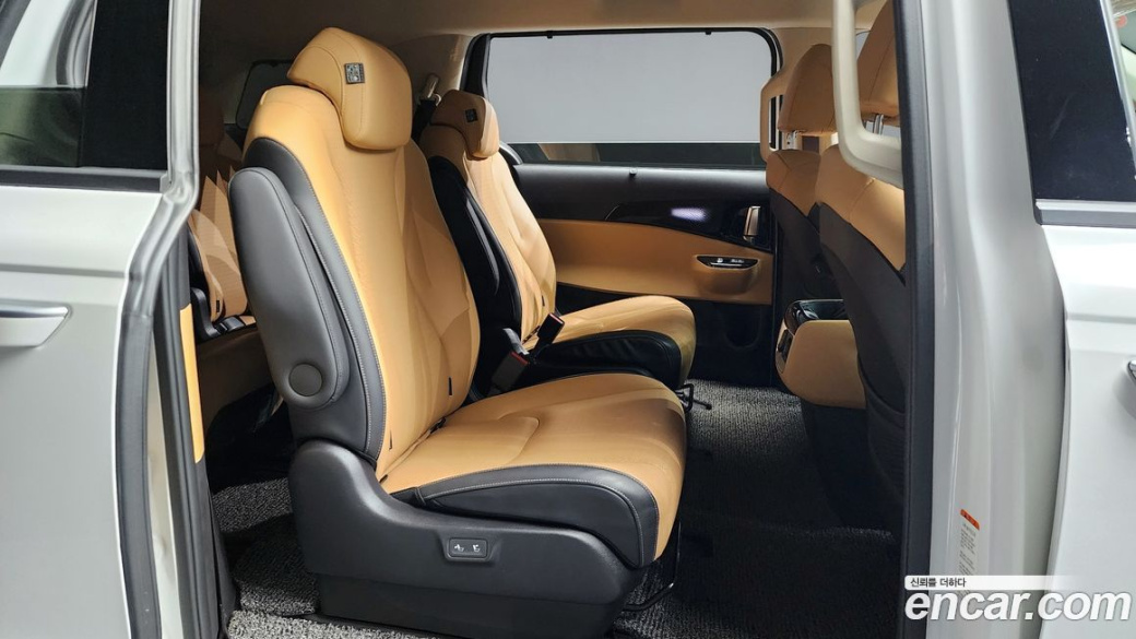 Kia Carnival 9-Seater Signature, 2022