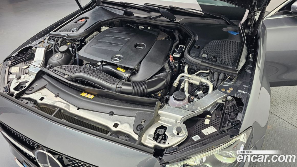 Mercedes-Benz E-Class E350 4MATIC AMG Line, 2022
