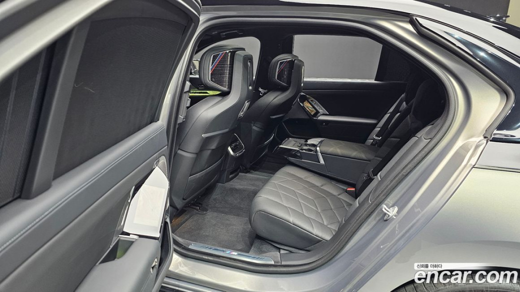 BMW 7-Series 740d xDrive M Sport, 2025