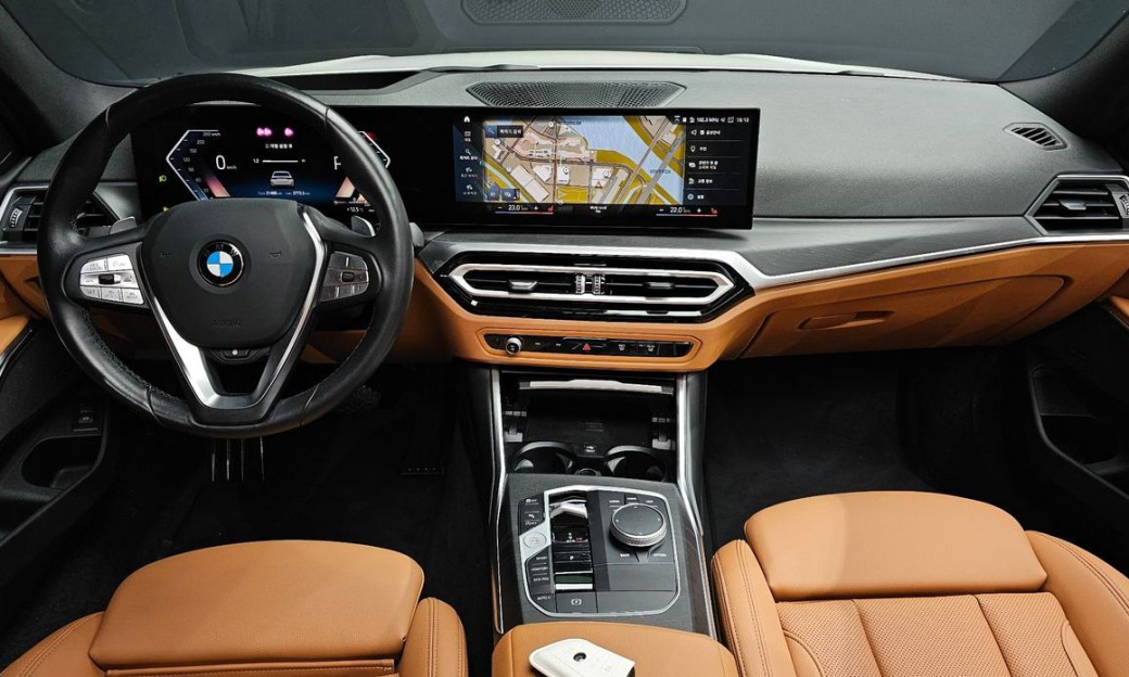 BMW 3-Series 320i Touring, 2024