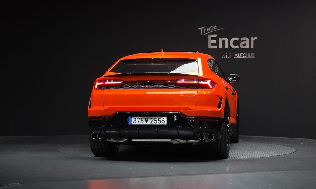 Lamborghini Urus 4.0 V8 SE, 2025