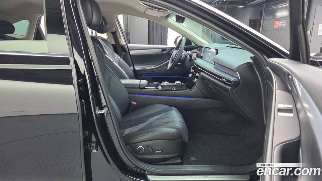 Genesis G80 Gasoline 2.5 Turbo AWD, 2025