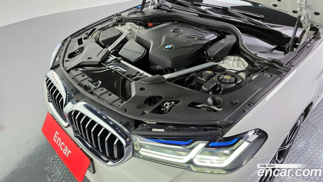BMW 5-Series 530i M Sport Package, 2023