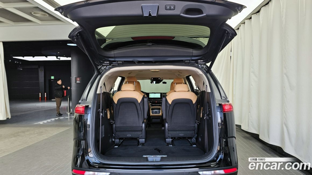 Kia Carnival 9-Seater Noblesse, 2023