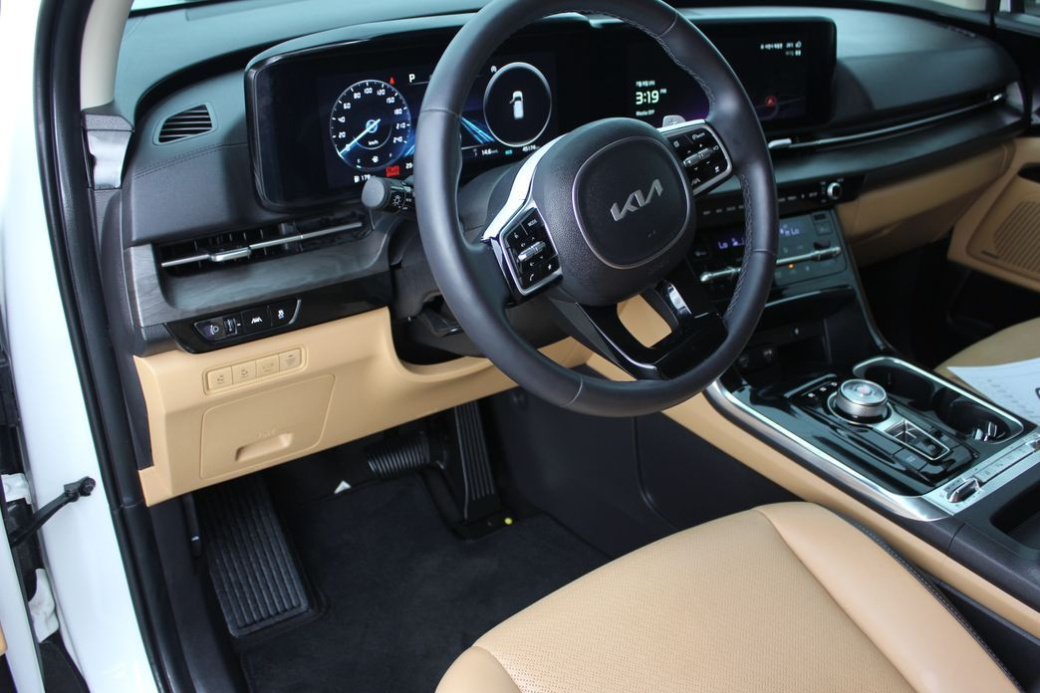Kia Carnival 9-Seater Signature, 2023