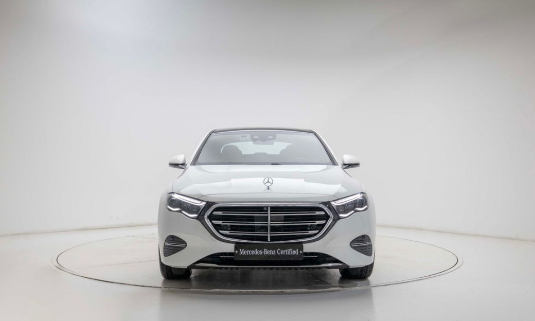 Mercedes-Benz E-Class E300 4MATIC Exclusive, 2026
