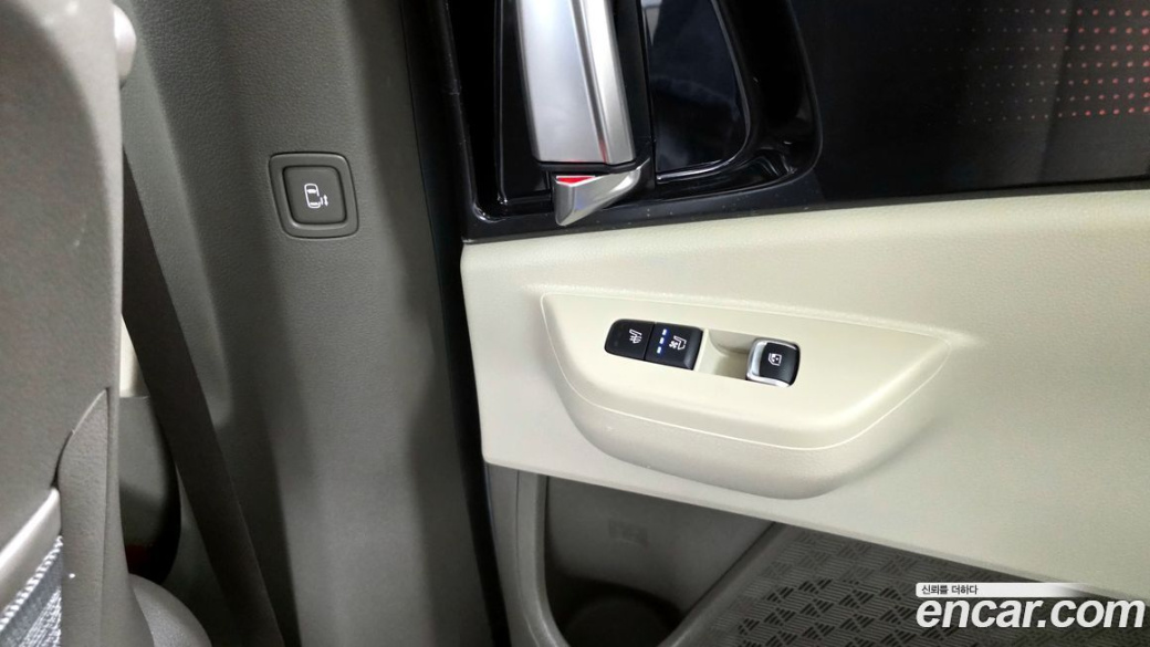 Kia Carnival 7-Seater Signature, 2025