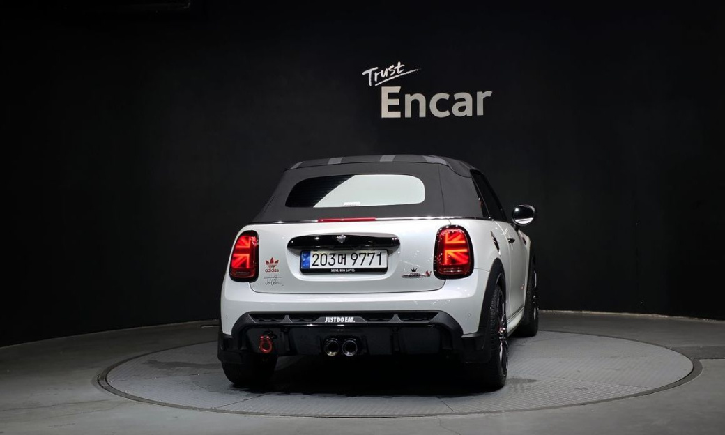 Mini Cooper Convertible JCW, 2024