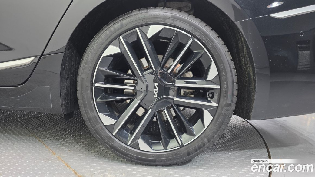 Kia K8 2.5 Gasoline 2WD, 2025