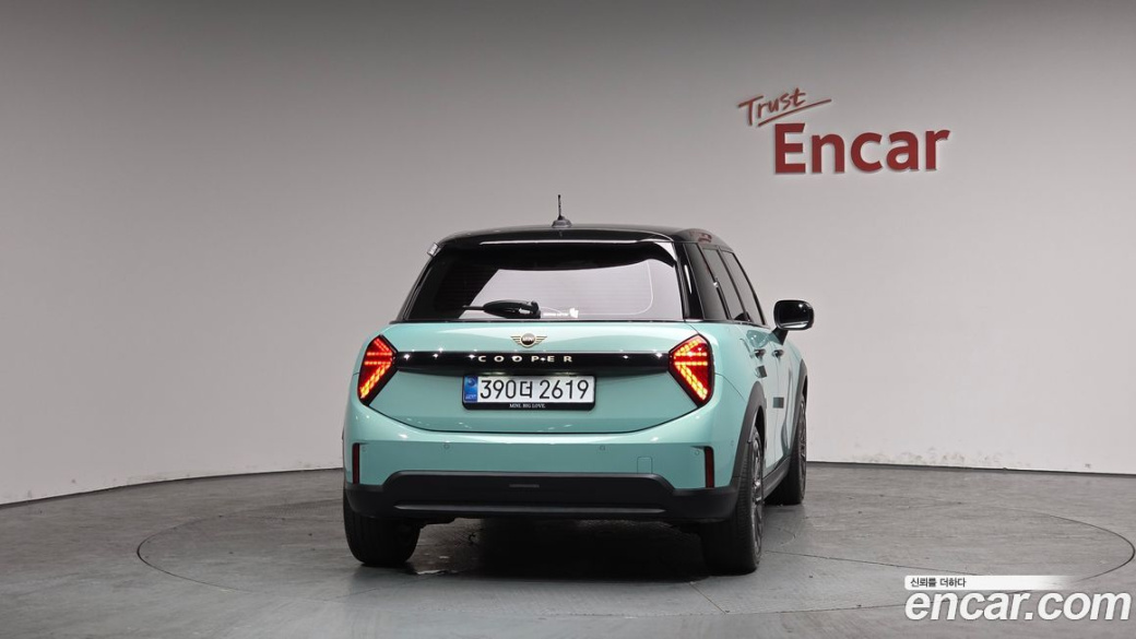 Mini Cooper 5Door Essential, 2025