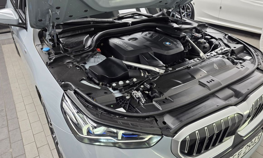 BMW 5-Series 520i M Sport, 2024