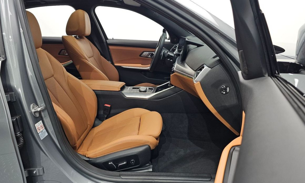 BMW 3-Series 320i M Sport, 2024