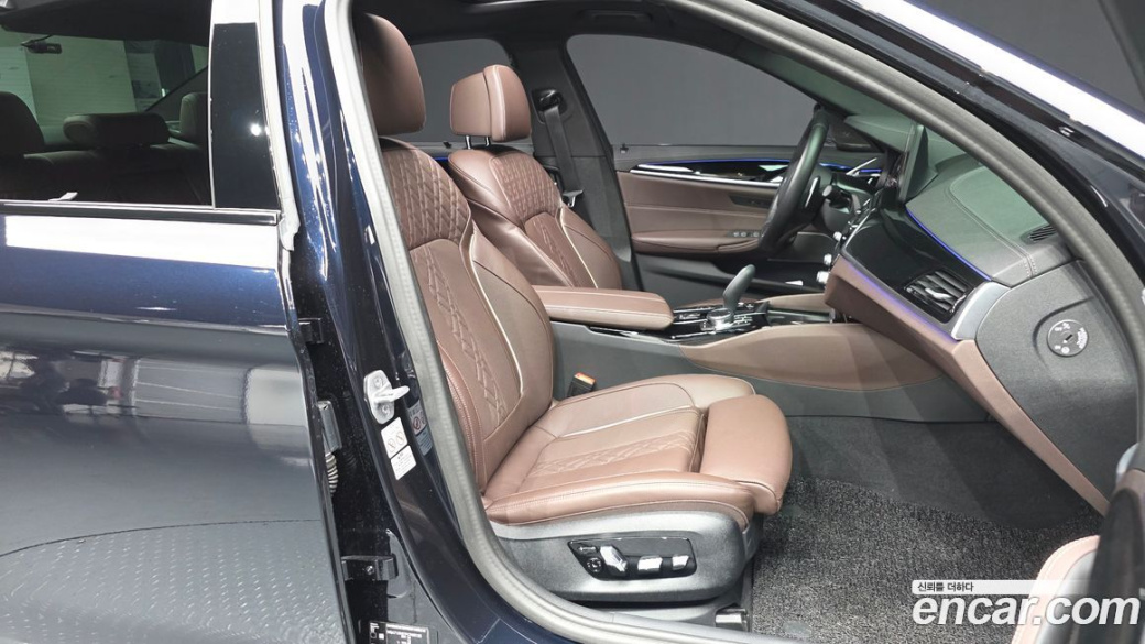 BMW 5-Series 530i M Sport Package, 2023
