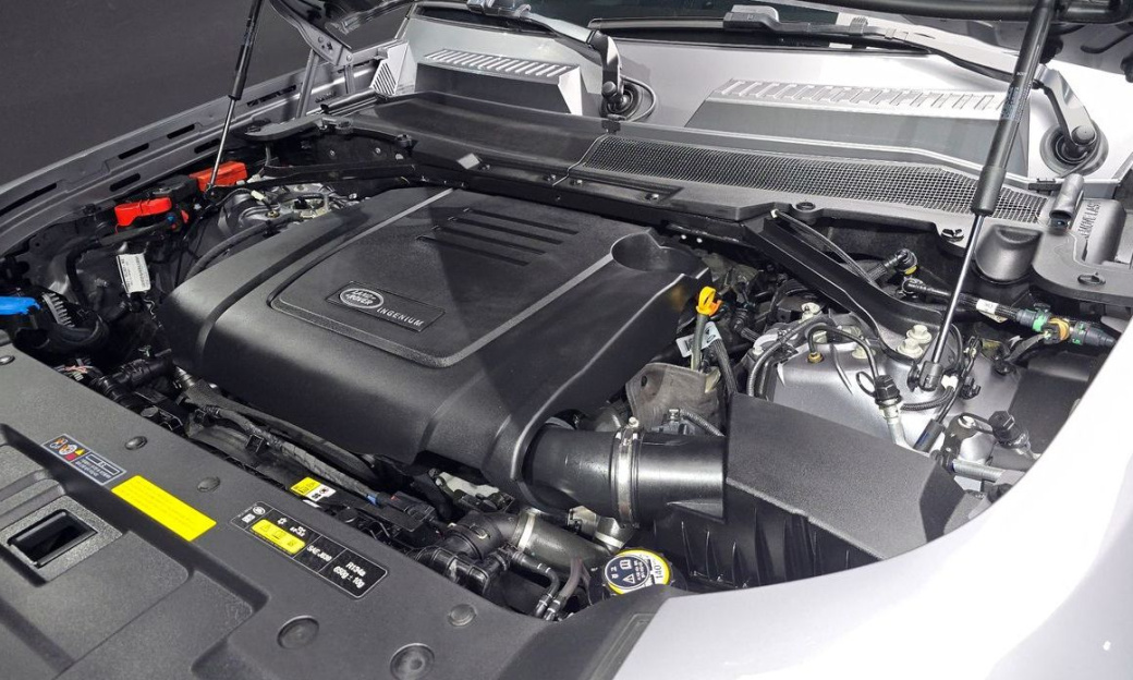 Land Rover Defender 110 P300 X-Dynamic SE, 2024
