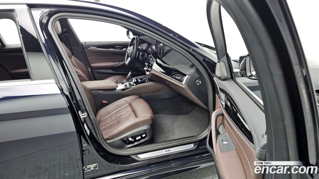 BMW 5-Series 530i M Sport Package, 2022
