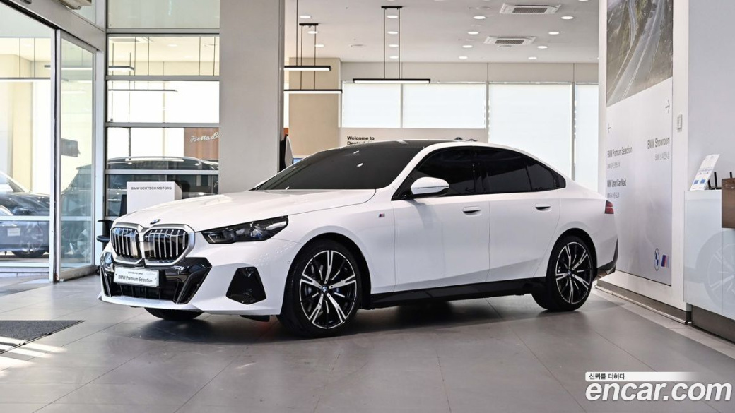 BMW 5-Series 520i M Sport, 2026