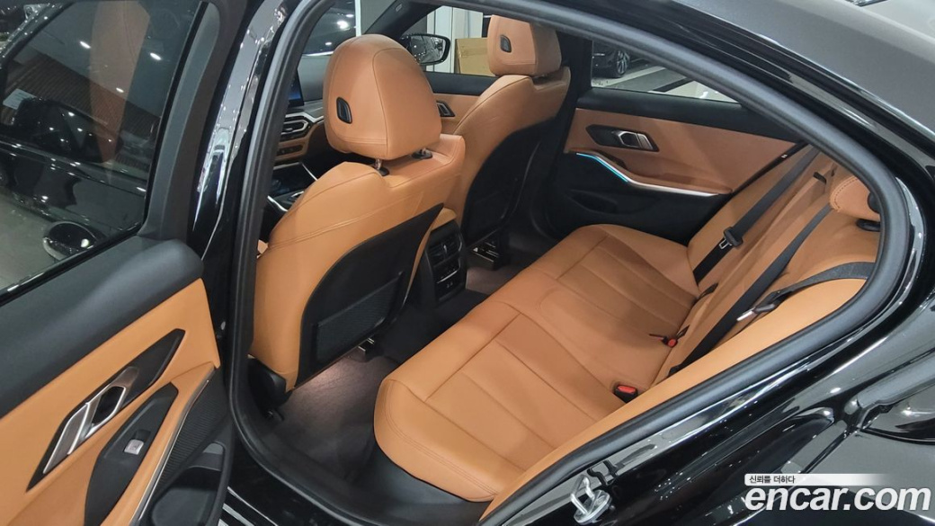 BMW 3-Series 320i M Sport, 2023