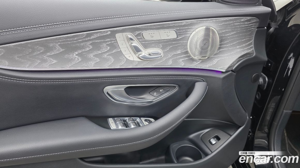 Mercedes-Benz E-Class E350 4MATIC AMG Line, 2023