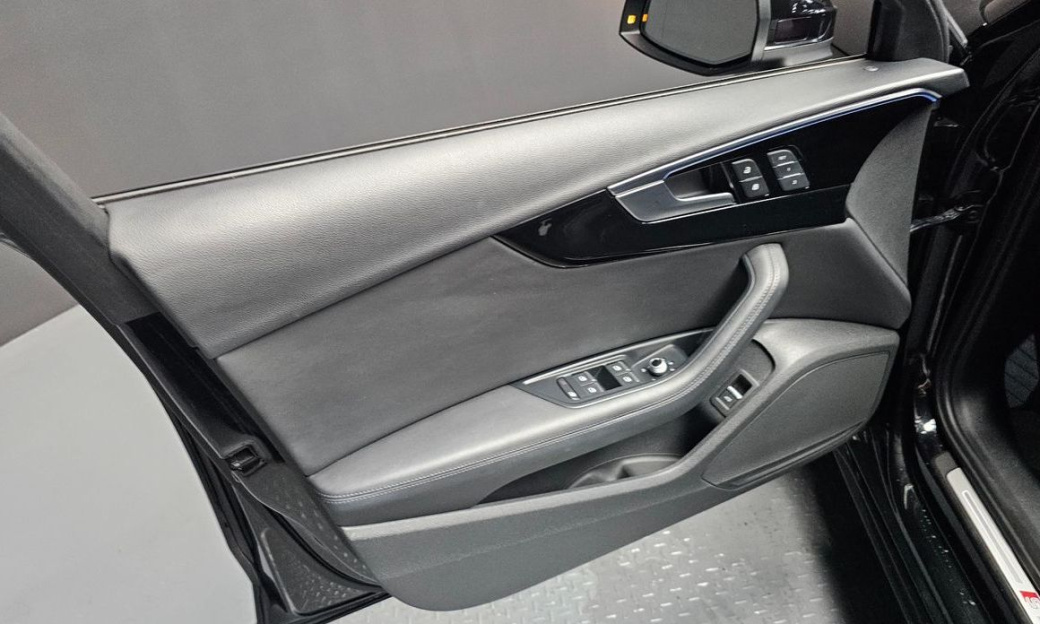 Audi A4 45 TFSI Quattro Premium, 2021