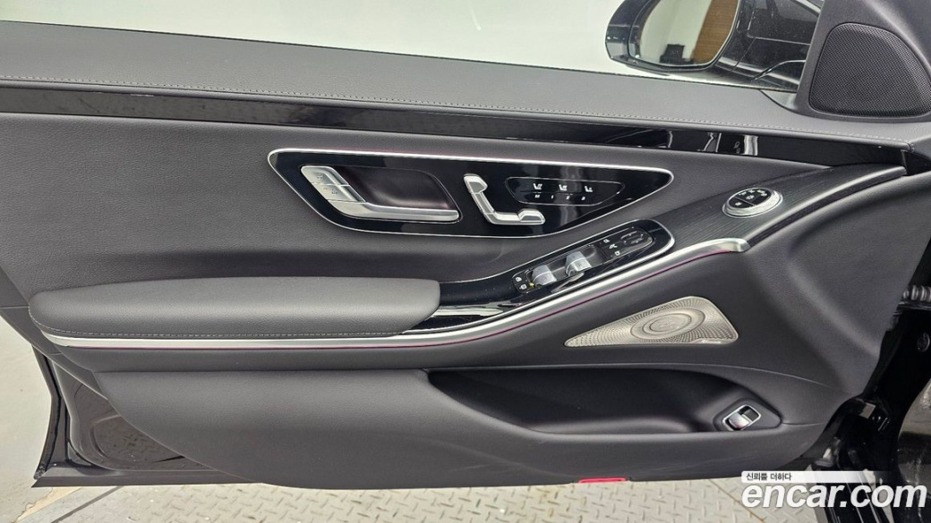 Mercedes-Benz S-Class S350 d 4MATIC, 2025