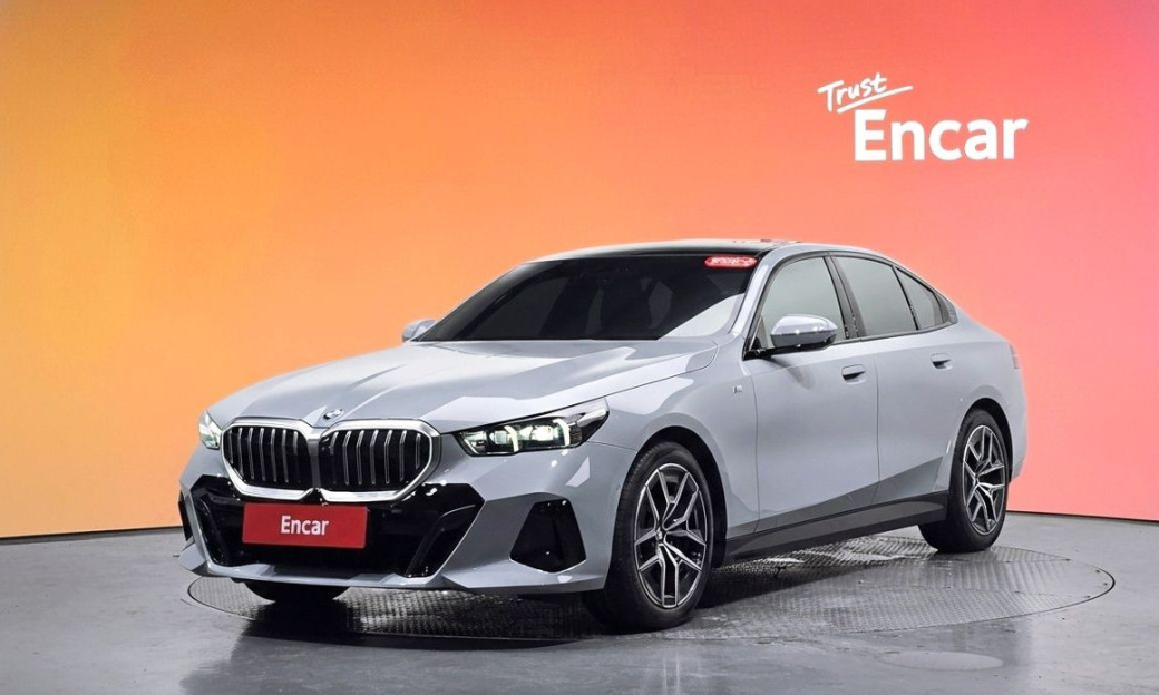 BMW 5-Series 520i M Sport, 2025