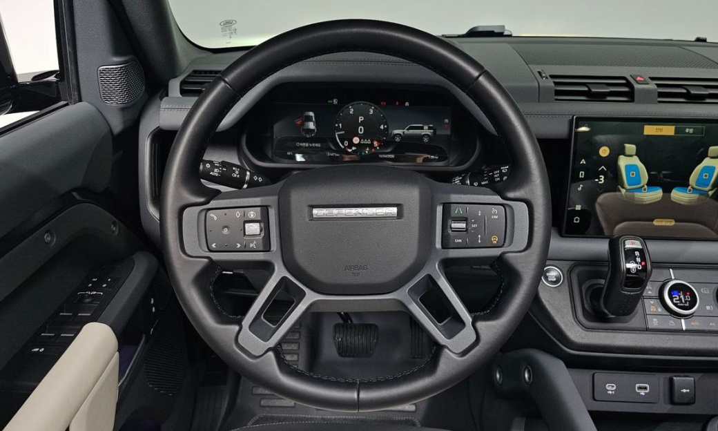 Land Rover Defender 110 D300 X-Dynamic HSE, 2024