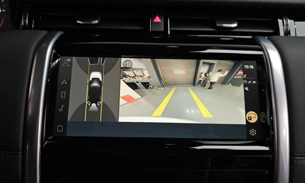 Land Rover Discovery Sport P250 SE, 2022