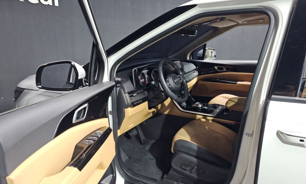 Kia Carnival 9-Seater Noblesse, 2023