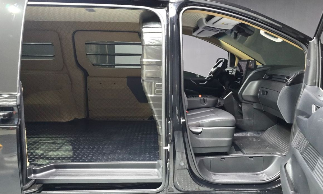 Hyundai Staria Cargo 3-Seater, 2025