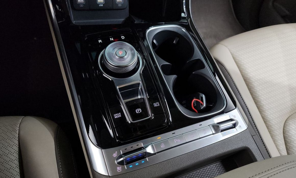 Kia Carnival 9-Seater Signature, 2023