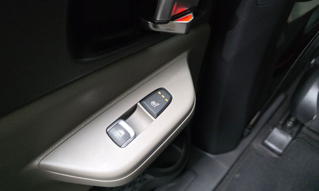 Kia Carnival 9-Seater Prestige, 2024